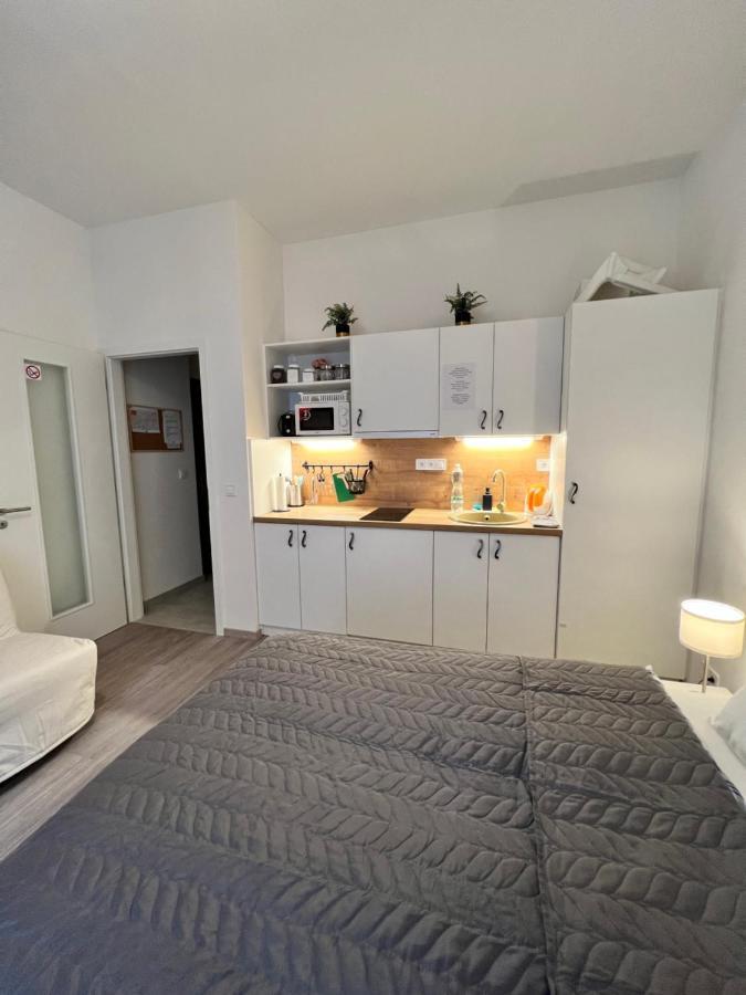 Maria Apartment Liben Прага Экстерьер фото